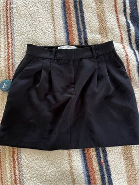 Wilfred Effortless Mini Skirt Aritzia Black Pleated Size 8